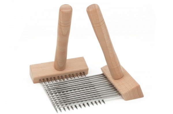 Wingham Hand Combs